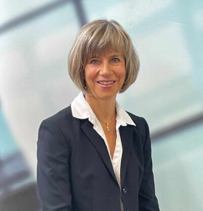 Claudia Holzer