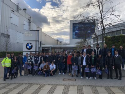 Unterberger Automobile lud Lehrlinge zum Motivationstag ins BMW-Werk Dingolfing
