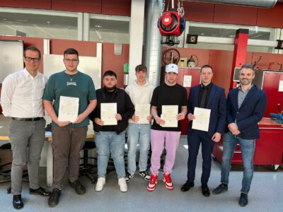 Ein Meilenstein erreicht: Die Ersten Absolventen der Unterberger-Klasse in der Fachberufsschule Tirol