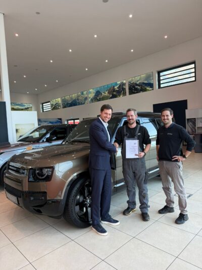 Auszeichnungen für Manuel Ortner und Hannes Dreier unterstreichen außergewöhnliche Werkstatt-Kompetenz: Kfz-Techniker der Autowelt Unterberger Strass zählen zu den besten Österreichs