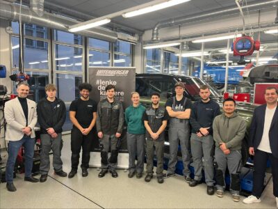 JLR-Experte live in der Unterberger Klasse – Praxisnahes Training für angehende Kfz-Techniker:innen